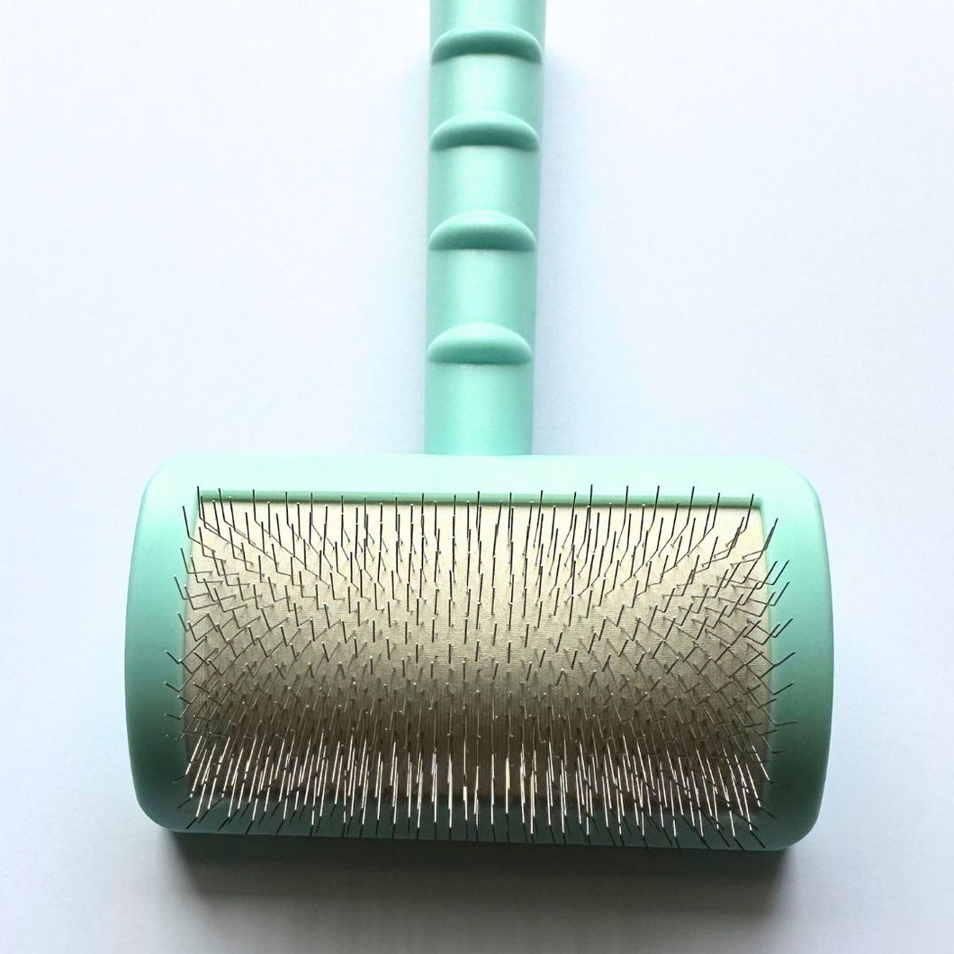 Lightweight Slicker Brush - Green - 18mm pins